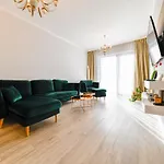 Daire Stylish Ground Floor