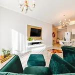 Stylish Ground Floor