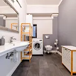Stylish Ground Floor *