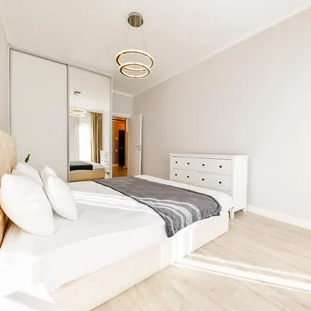 Stylish Ground Floor *