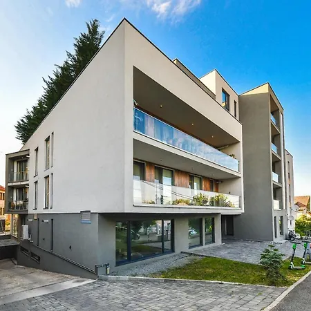 Stylish Ground Floor