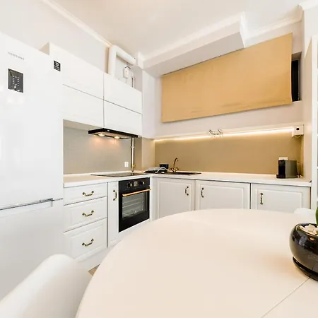 Apartment Stylish Ground Floor *
