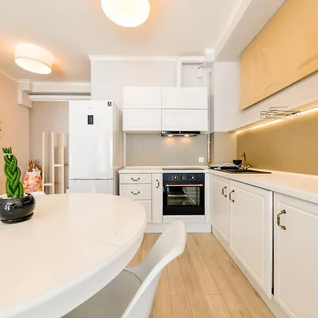 Apartment Stylish Ground Floor *