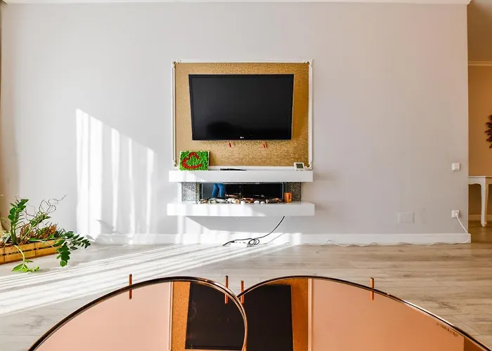 Апартаменти Stylish Ground Floor Клуж-Напока