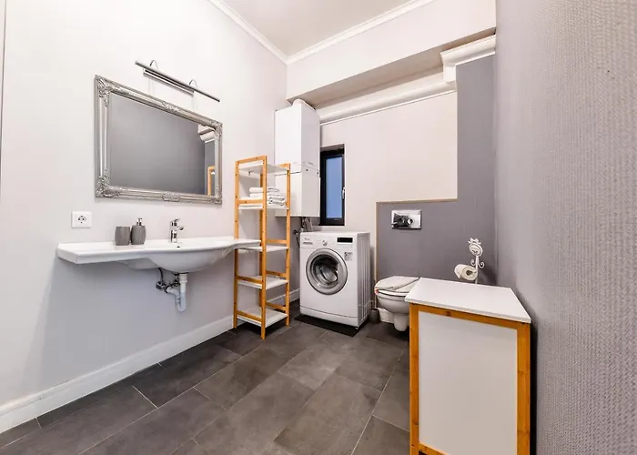 Stylish Ground Floor